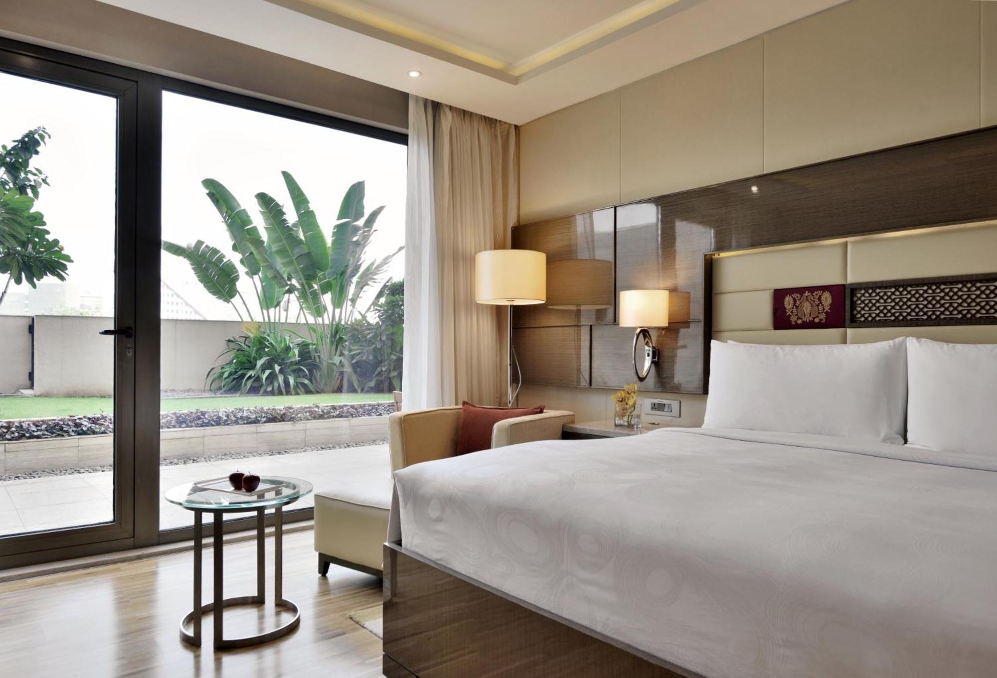 Jw Marriott Mumbai Sahar Airport Hotel Exterior foto
